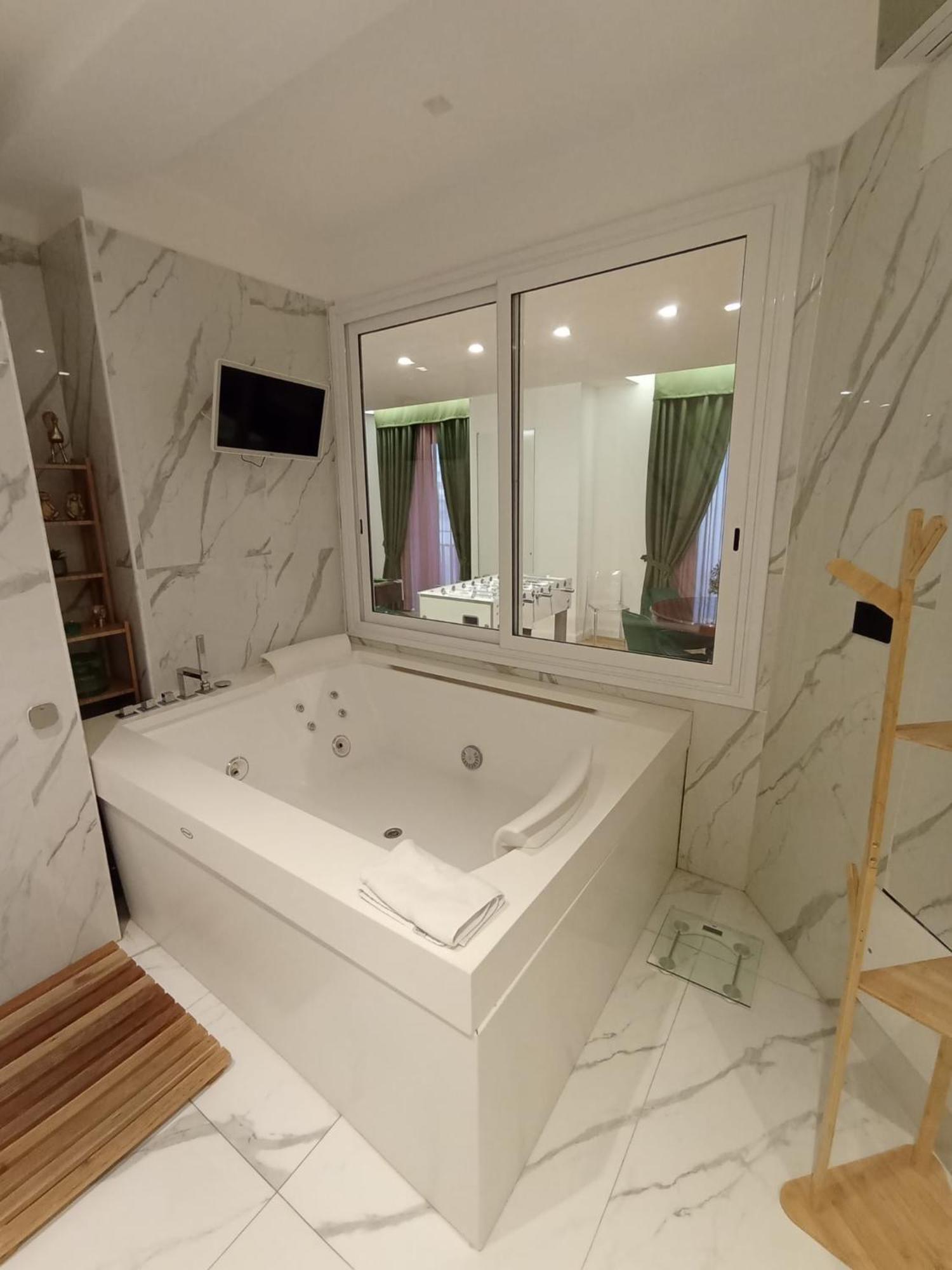 President Plaza Vip Suite Spa By Babylon Stay Nápoles Exterior foto